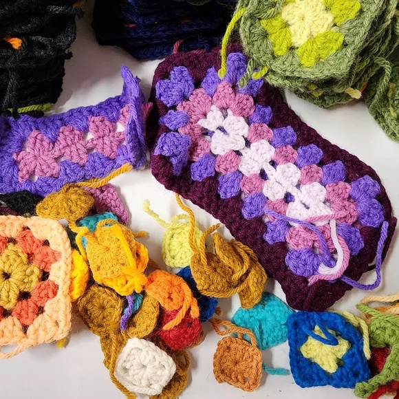 Vintage Crocheted Granny Squares 1-8" Individual Squares Colorful Lot Over 170 - Picture 7 of 16